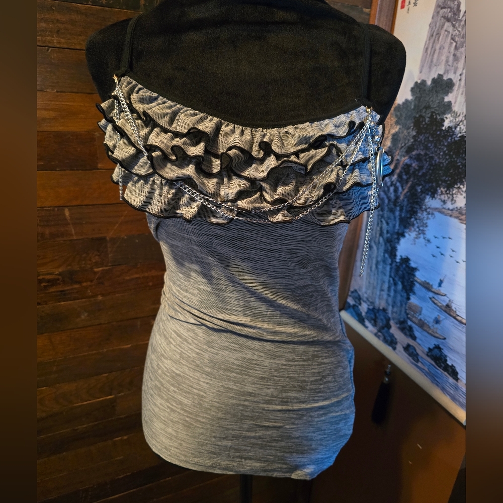 Sele L Gray Ruffle Top w/ Chains & O Charm